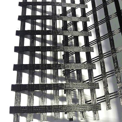 Construção rodoviária Geogrid 50kn Resistência à tração 80-80 PET para solidificação do leito da estrada