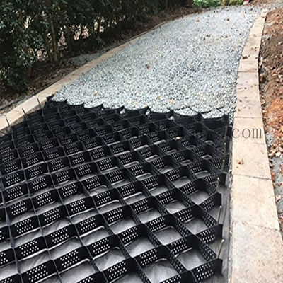 Geocelha de plástico para proteção de calçadas e encostas na construção de estacionamentos de hotéis