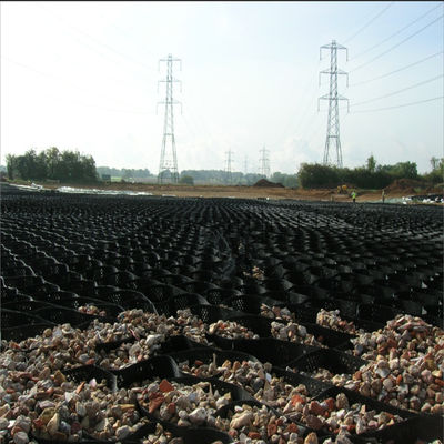 Geocelha de plástico para proteção de calçadas e encostas na construção de estacionamentos de hotéis