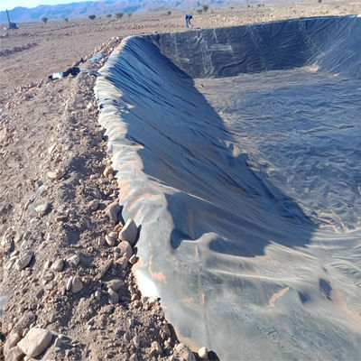 Tamanho do rolo de geomembrana do forro de lago da exploração de peixes em HDPE para uma prevenção eficaz de fugas