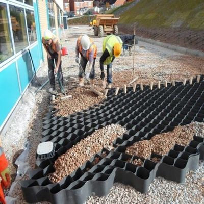 Dimensão solicitada Garrafa estabilizadora de rede de geocell de HDPE para vias de entrada Material tradicional