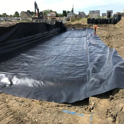 Geomembranas pretas GM13 ASTM 0,5 mm 0,75 mm 1 mm HDPE Liner de lagoa para tanque de piscinas de peixe