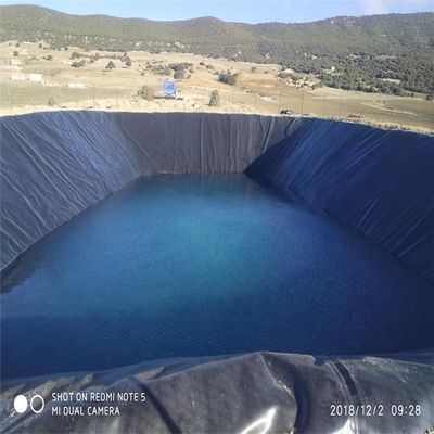 Largura personalizada 100% de HDPE virgem Geomembrana lisa anti-filtração para revestimento de lago de peixe
