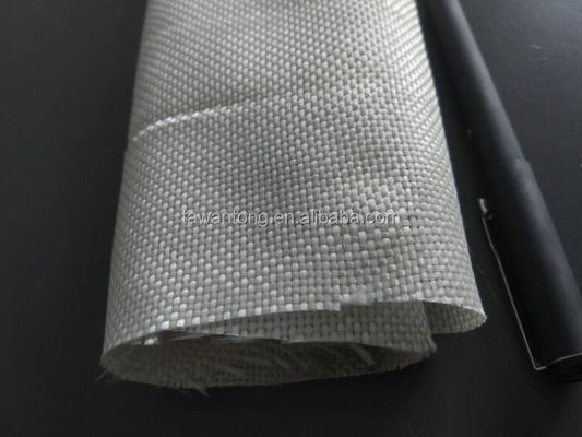 100 kn/m2 Resistência à tração PET Geotextil tecido para reforço e separação do solo