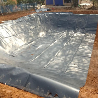 Projecto de lago de peixes da barragem do Quénia Geomembrana de HDPE de 500 microns com padrão GB/ASTM GRI-GM13