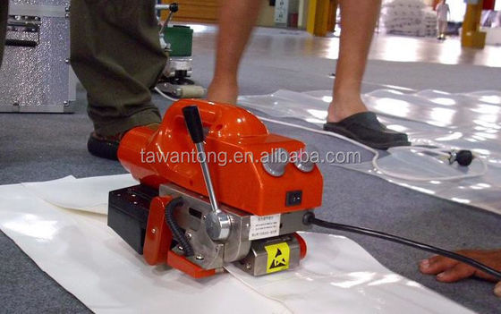 Soldador de membrana de HDPE vermelho-negro de 0,85kW e versátil para soldagem de geomembranas de plástico
