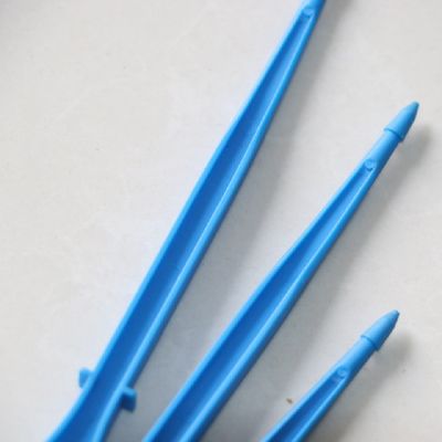 Sistema de irrigação agrícola durável de 4L/8L 2 Pegs com tubos de PVC de gotejamento preto