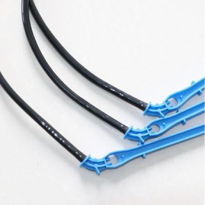 Sistema de irrigação agrícola durável de 4L/8L 2 Pegs com tubos de PVC de gotejamento preto