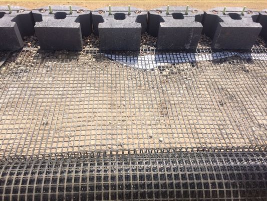 Geogrid de fibra de vidro para resistência reforço de canteiro de estradas geogrid revestido de asfalto branco